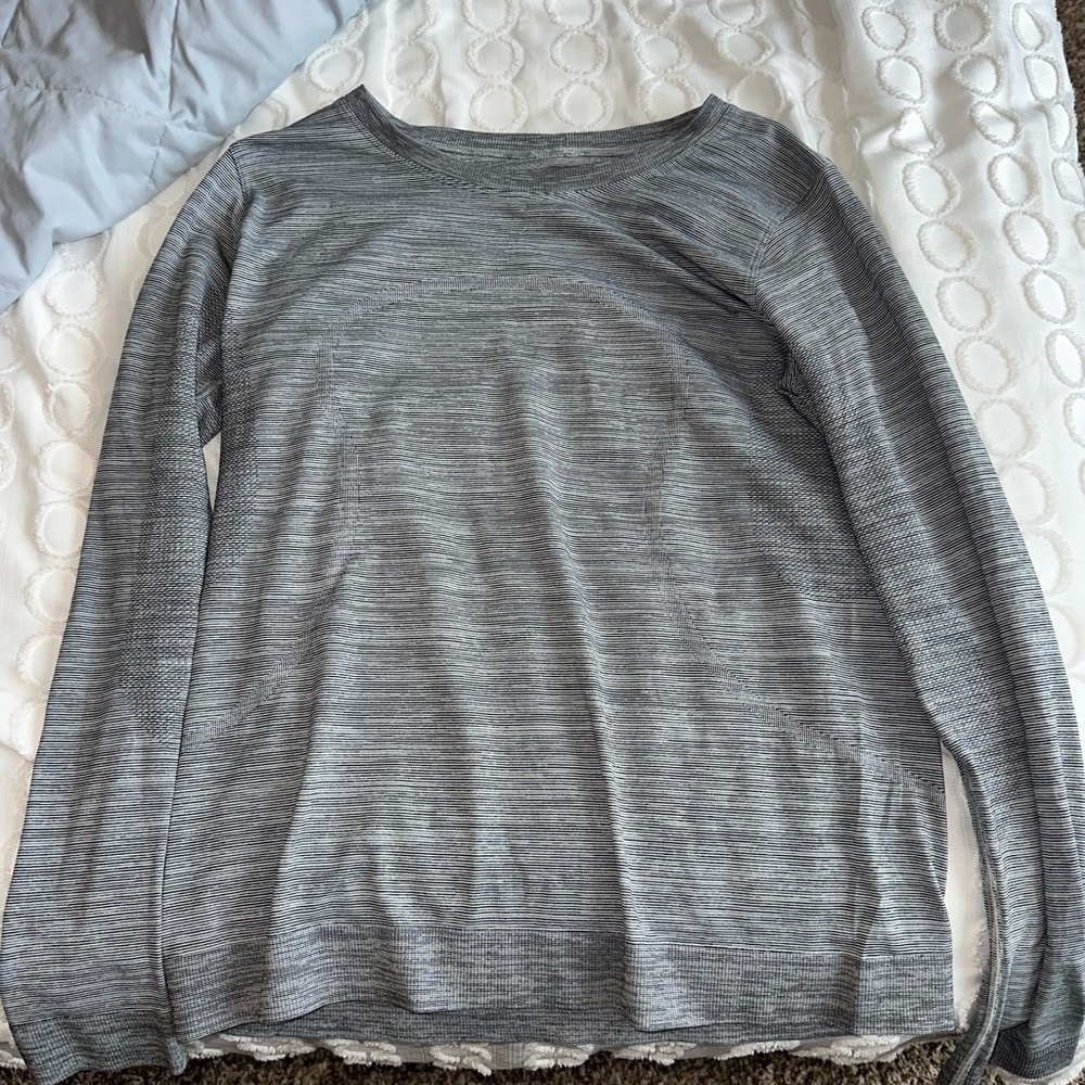 Lululemon Long Sleeve Size 6
